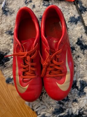 Nike Kids' Red Soccer Cleats with Gold Swoosh Vintage Mercurial Size 5YW
